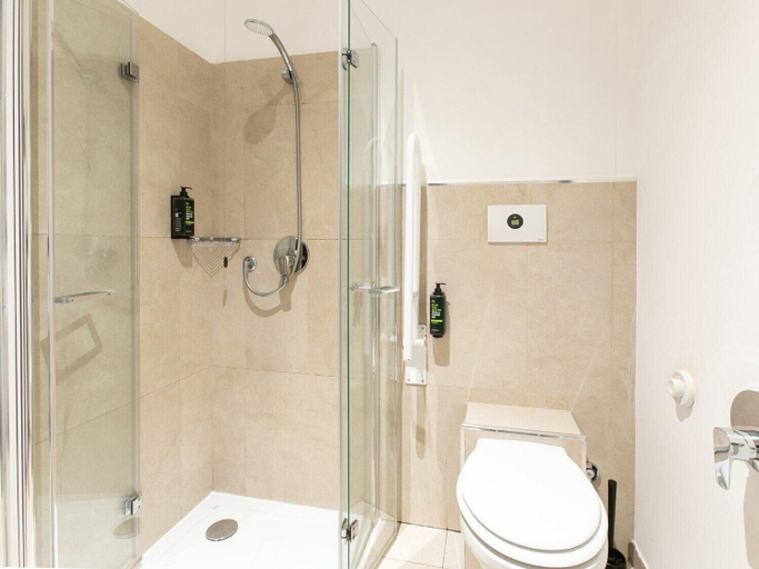 Bathroom 4, B&B Hotel Savona, Savona