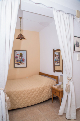 Bedroom 2, Hotel Elena, South Aegean