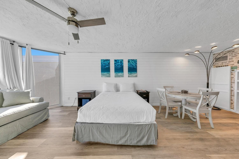 Bedroom 3, Top of the Gulf 811, Bay
