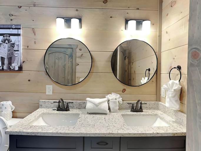 Bathroom 4, Breathless Views by Smoky Cove Resort, Sevier