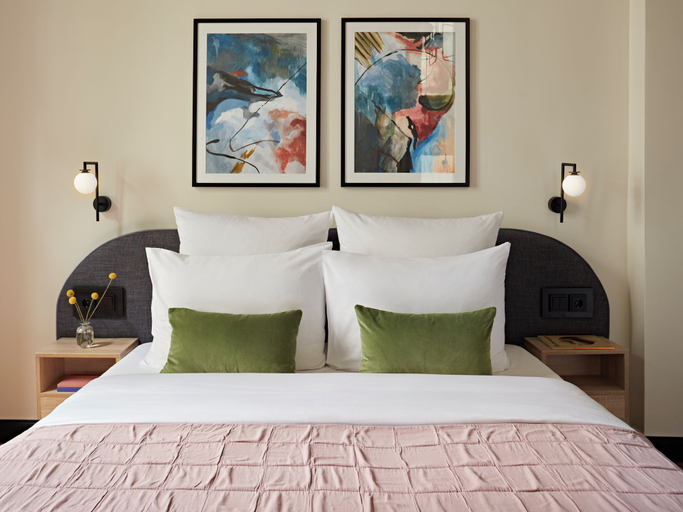 Bedroom 4, Numa Berlin Novela, Berlin