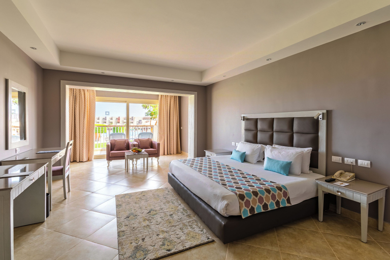 Bedroom 4, SUNRISE Crystal Bay Resort - Grand Select, Safaja