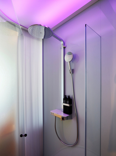 Bathroom 4, citizenM San Francisco Union Square, San Francisco