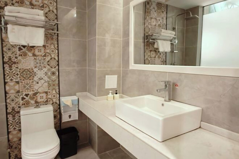 Bathroom 5, Hongsen Business Hotel, Baoshan