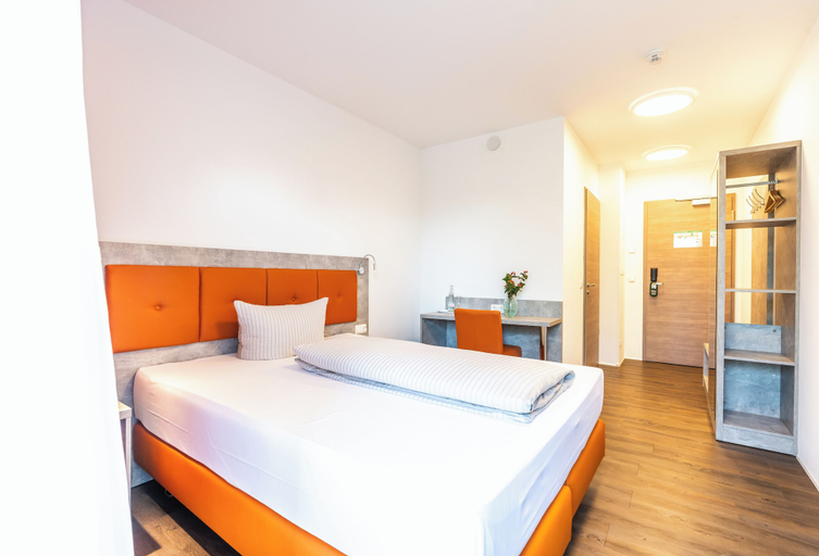 Bedroom 3, Seehotel Forst, Karlsruhe