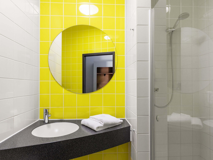 Bathroom 5, B&B Hotel Mülheim an der Ruhr, Mülheim an der Ruhr