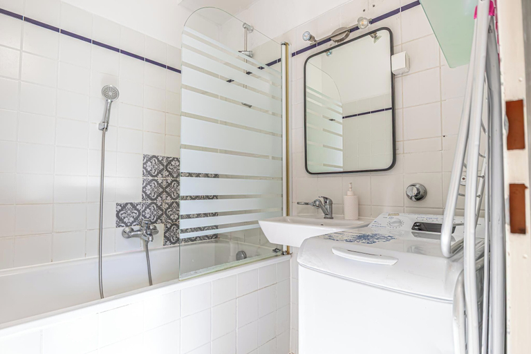 Bathroom 3, Modern Apartment in The Heart of Vienna 3,1, Wien