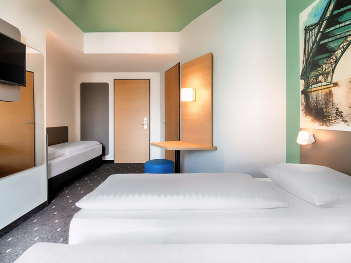 Bedroom 2, B&B Hotel Wilhelmshaven, Wilhelmshaven