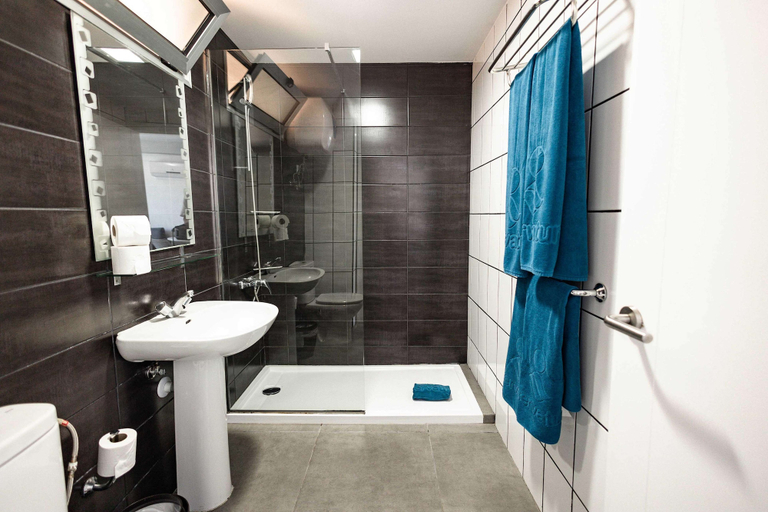 Bathroom 5, Servatur Castillo de Sol, Las Palmas