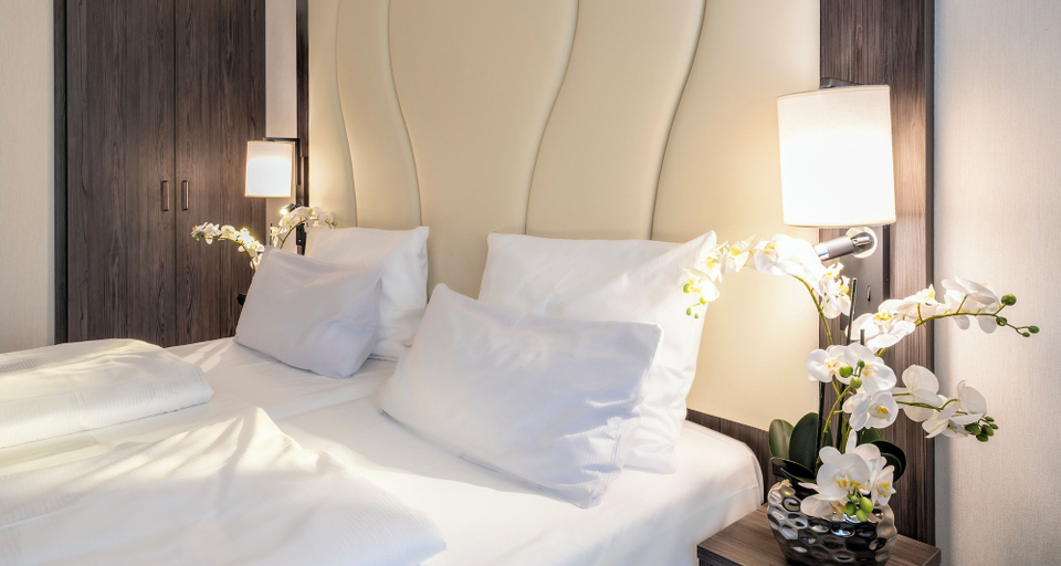 Bedroom 4, PLAZA INN Mannheim, Mannheim