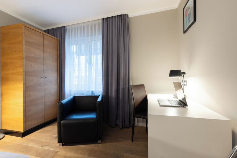 Bedroom 4, Garner Hotel Friedrichshafen by IHG, Bodenseekreis