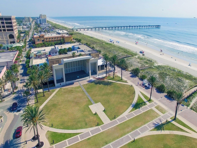 Exterior & Views 2, Beachcomber 403 by Distinctive Beach Rentals, Duval