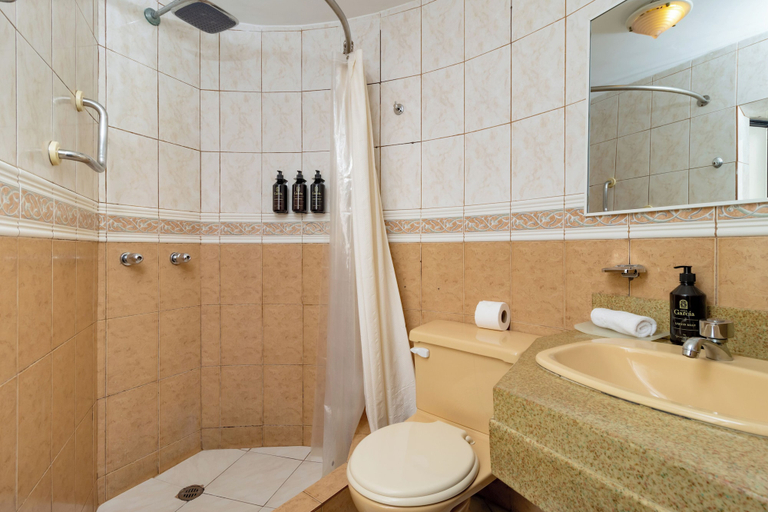 Bathroom 4, Casa García, Guayaquil