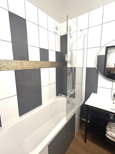 Bathroom 5, Résidence- Aiga resort thermal & spa, Puy-de-Dôme