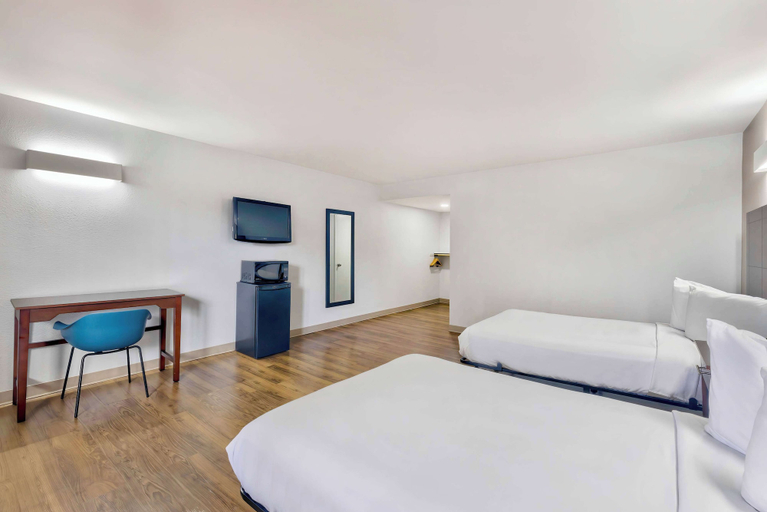 Bedroom 3, Motel 6 Falls Church, VA - Arlington Boulevard, Fairfax