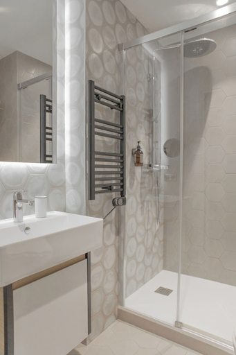 Bathroom 4, Hotel Leev Victoire & Spa, Paris