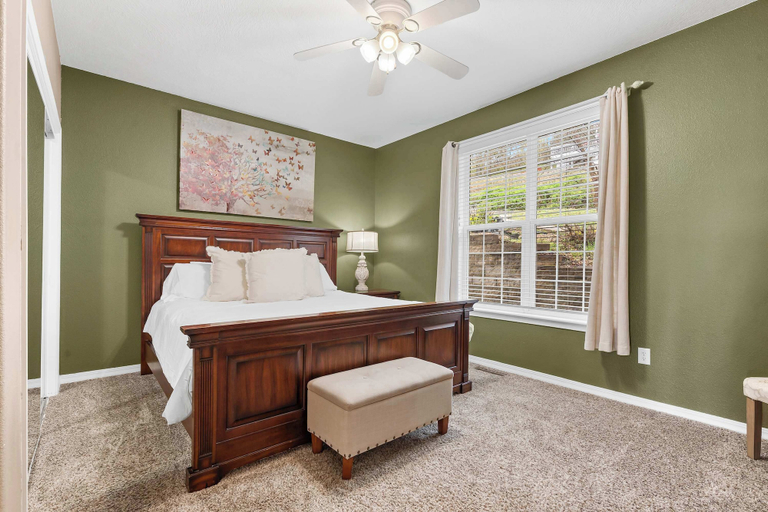 Bedroom 3, The Greenview Manor - Lake Views, Stone