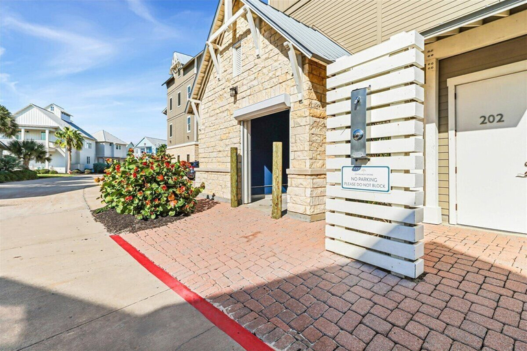 Exterior & Views 2, Bikini Bottoms TC 2204, Nueces