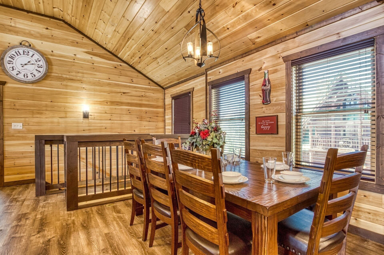 Others 5, Ern862 - Meme's Hunt'n Camp 3 Bedroom Cabin by RedAwning, Sevier