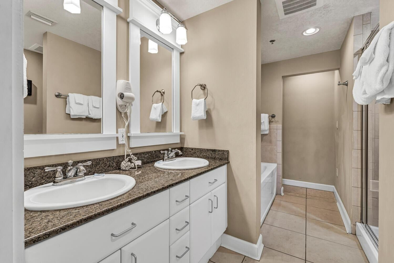 Bathroom 3, Grand Panama 1-303, Bay
