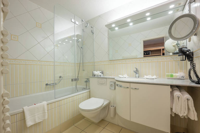 Bathroom 5, Hotel Spinne, Interlaken