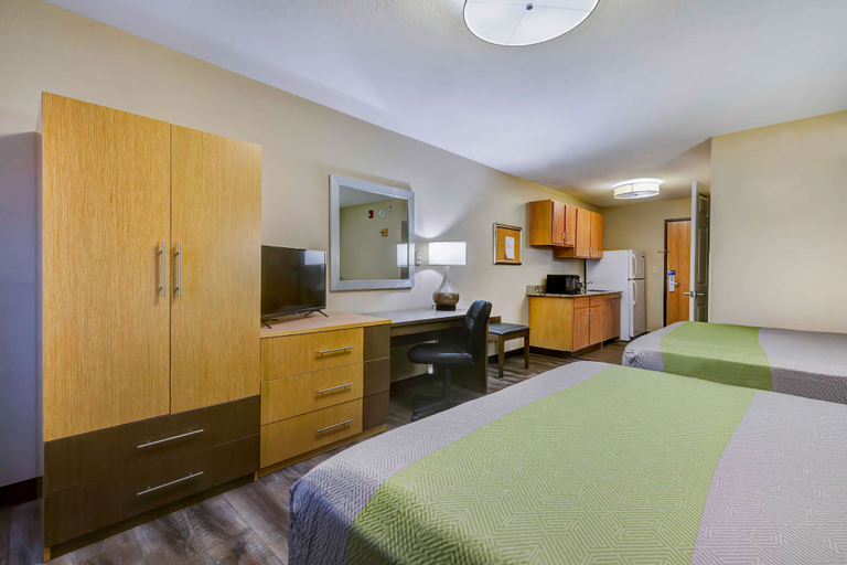 Bedroom 2, Studio 6 Lenexa, KS - Overland Park, Kansas City