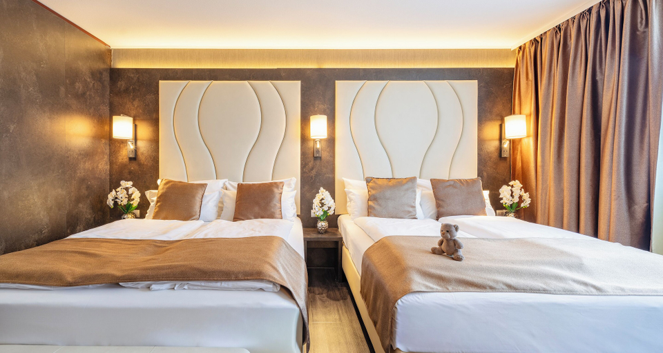 Bedroom 4, PLAZA Premium Darmstadt, Darmstadt
