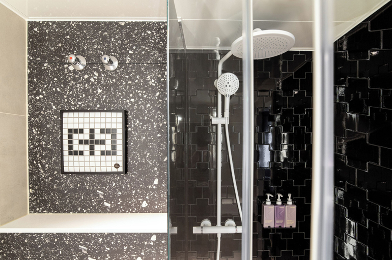 Bathroom 5, TRIBE Düsseldorf, Düsseldorf
