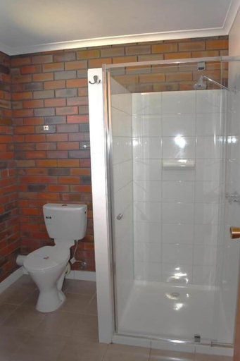 Bathroom 4, The Coorrabin Inn, N. Grampians  - Stawell