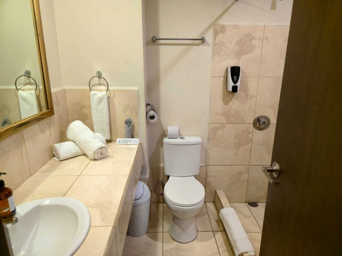 Bathroom 5, Puerto Azul Hotel, Puntarenas