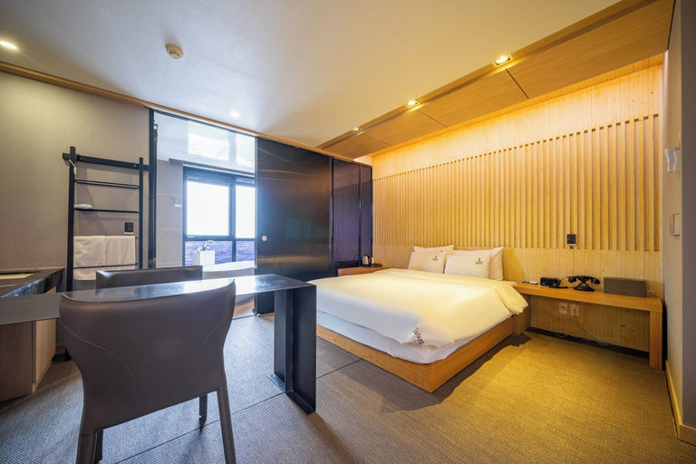 Bedroom 3, Louis Boutique Hotel, Jinhae
