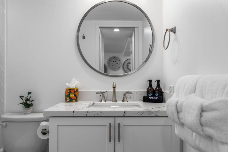 Bathroom 4, Hololani , Maui