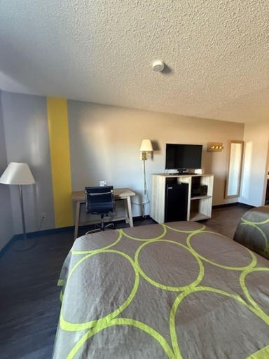 Bedroom 3, Super 8 by Wyndham Smithville/Kansas City, Kansas City