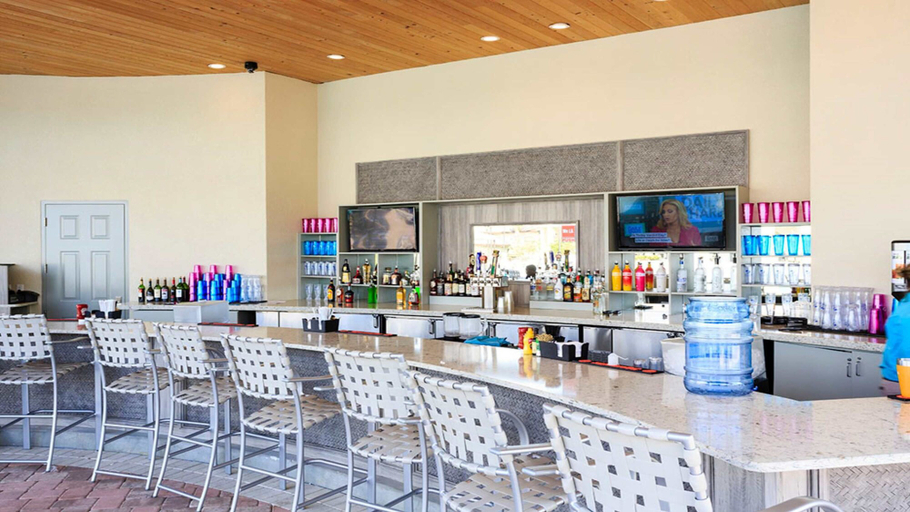 Food & Drinks, Themed 5BR Pool Home in Championsgate Close2disney, Osceola