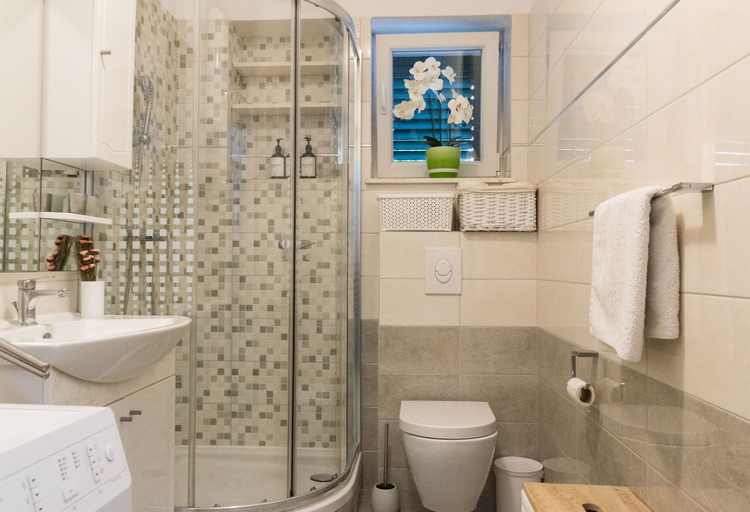 Bathroom 4, Snjezanal- in the Center - A1, Split