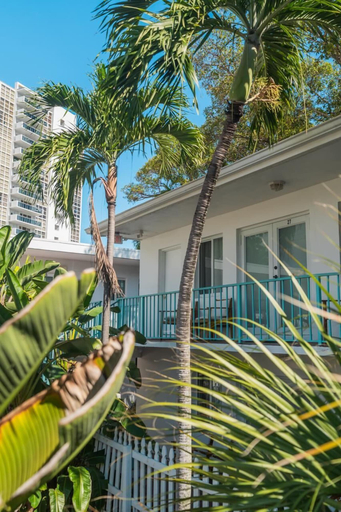 Exterior & Views 2, Green Island Inn, Broward