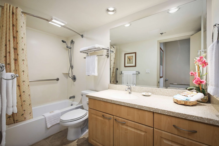 Bathroom 2, Aston Waikiki Sunset, Honolulu