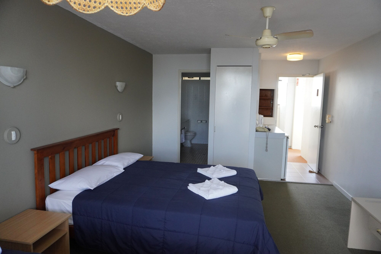 Bedroom 3, Hervey Bay Hotel & Resort, Hervey Bay - Pt A