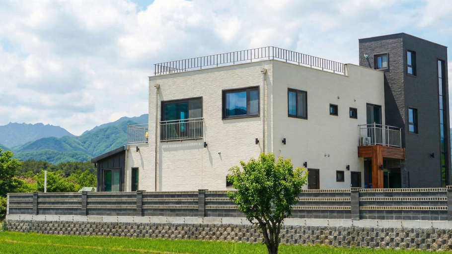 Exterior & Views 2, Sokcho Lasso Pool Villa Pension, Sokcho