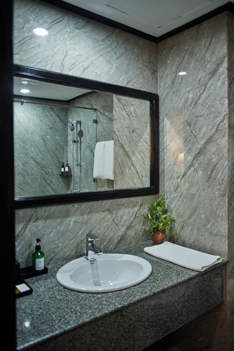 Bathroom 4, Le Charme Vientiane Hotel, Vientiane