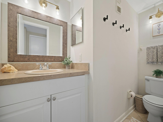 Bathroom, Jacksonville Sea Spray 2B by Distinctive Beach Rentals, Duval