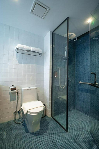 Bathroom 3, The Henry Glass House, Mabalacat