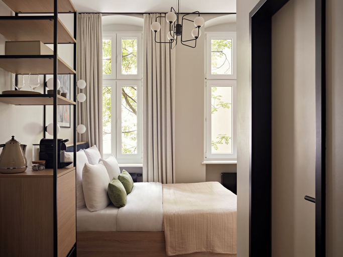 Bedroom 4, Numa Berlin Novela, Berlin