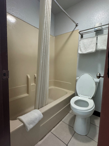 Bathroom 3, Claremore Motor Inn, Rogers