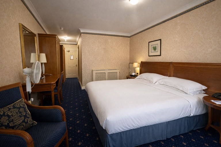 Bedroom 3, Tre-Ysgawen Hall, Anglesey