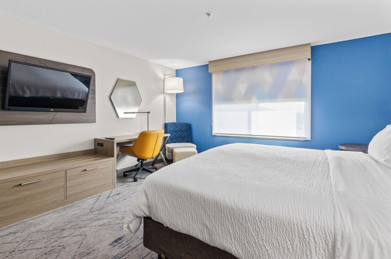 Bedroom 3, Holiday Inn Express & Suites MOUNT AIRY by IHG, Surry
