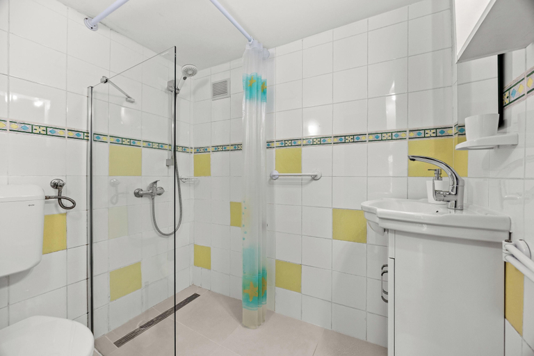 Bathroom 3, Apartments Knezovic, Rovinj