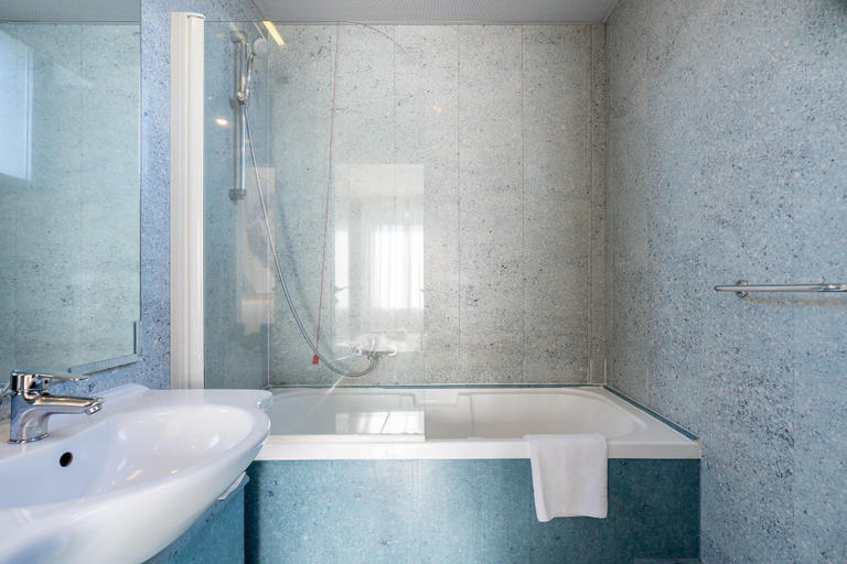 Bathroom 5, Jet Hotel, Sure Hotel Collection by Best Western, Varese