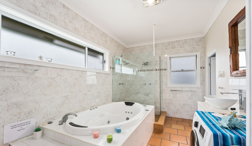 Bathroom, Southview Boutique Guest House, Wollongong - Inner