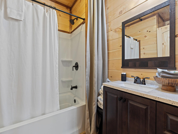 Bathroom 3, Mountain Ventures by Jackson Mountain Rentals, Sevier